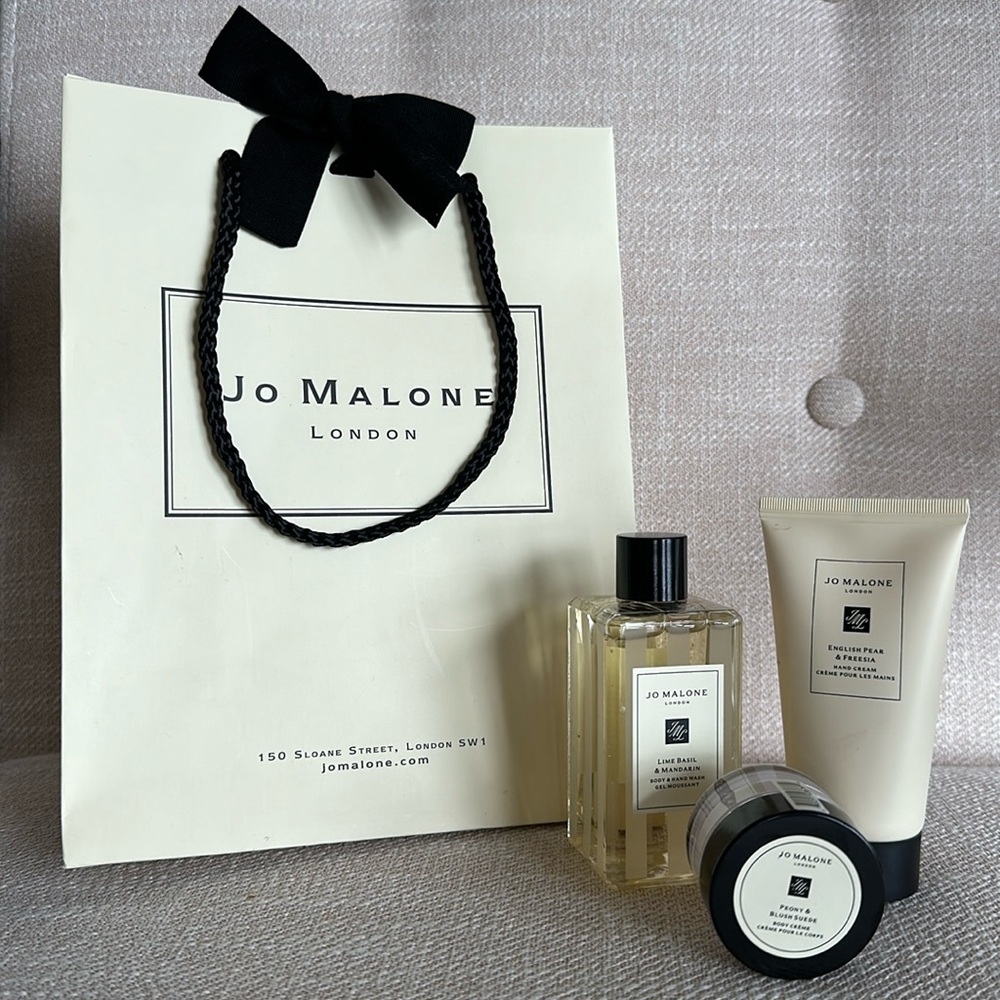 Jo Malone gift set fruity body care bundle with bag & bow new and sealed